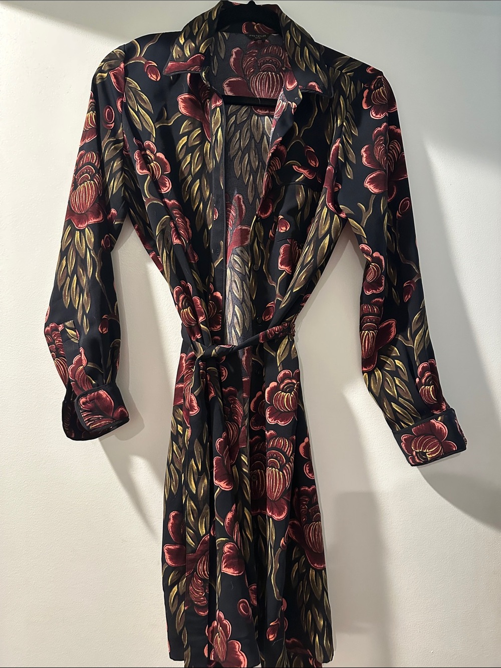 Ann Taylor Black Long-Sleeve Floral Wrap Jacket with Red & Olive Print